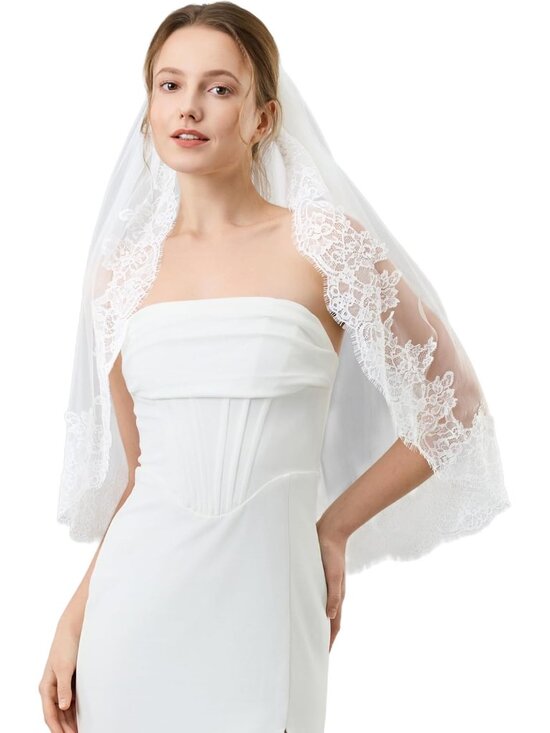 Accessories - 1 Tier Lace Veil Bridal Veil with Metal Comb, Wedding Veils for Women in Ivory &